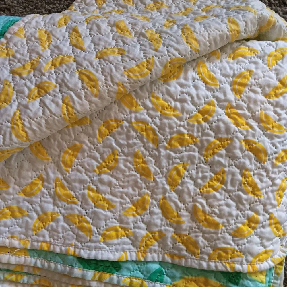 Modern Southern Home Reversible Lemon King Quilt Spread 102 x 86